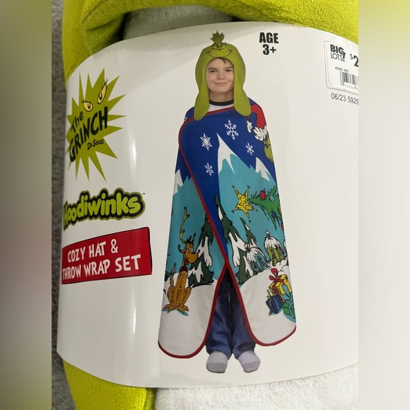Grinch Throw blanket Dr. Seuss The Grinch Christmas Scene Hoodwinks hat 40”x50” - Picture 3 of 6